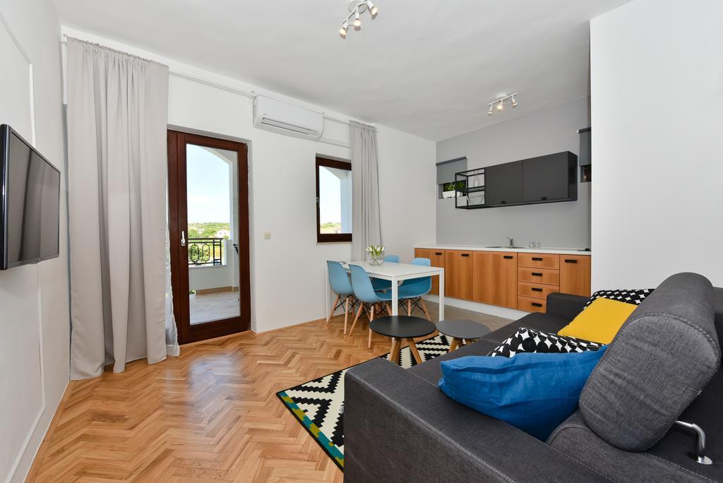 Mediterraneo Garden Apartments Петркане Екстериор снимка