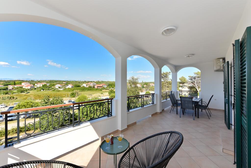 Mediterraneo Garden Apartments Петркане Екстериор снимка