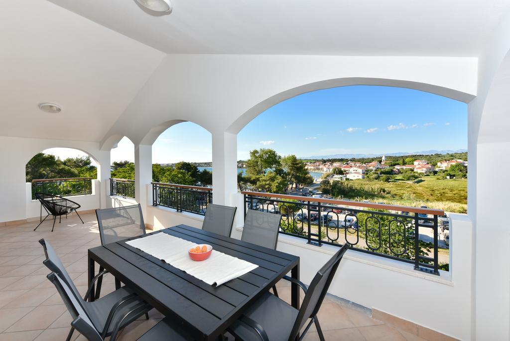 Mediterraneo Garden Apartments Петркане Екстериор снимка