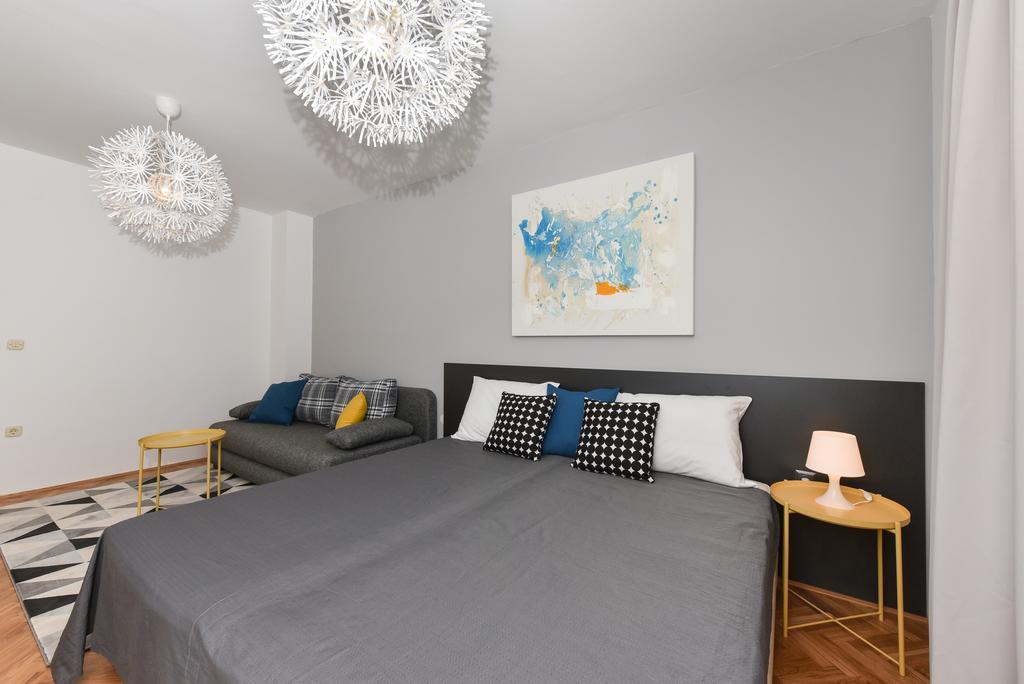 Mediterraneo Garden Apartments Петркане Екстериор снимка