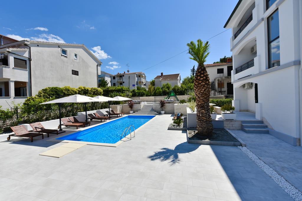 Mediterraneo Garden Apartments Петркане Екстериор снимка