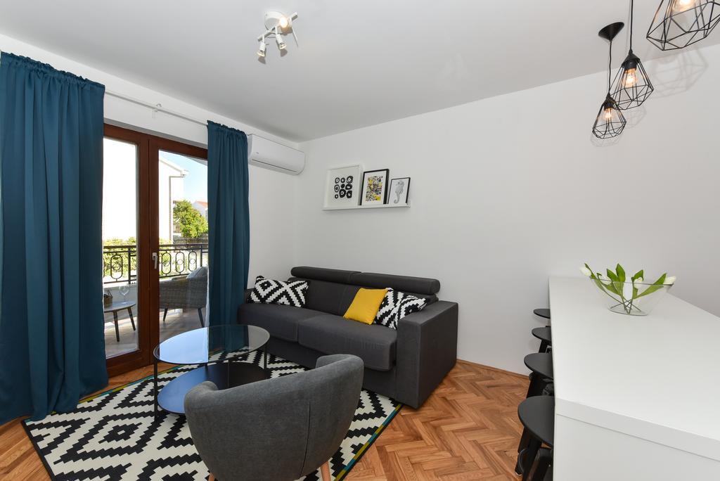 Mediterraneo Garden Apartments Петркане Екстериор снимка