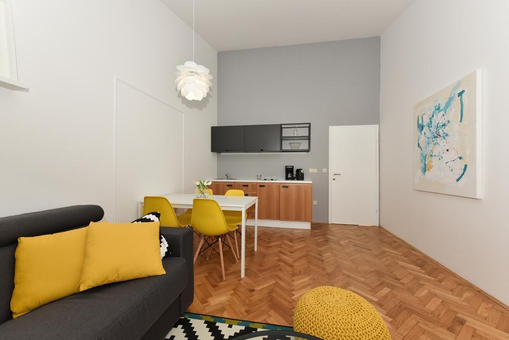 Mediterraneo Garden Apartments Петркане Екстериор снимка