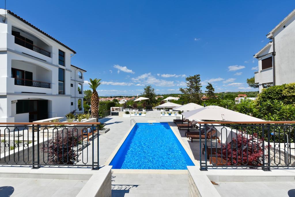 Mediterraneo Garden Apartments Петркане Екстериор снимка